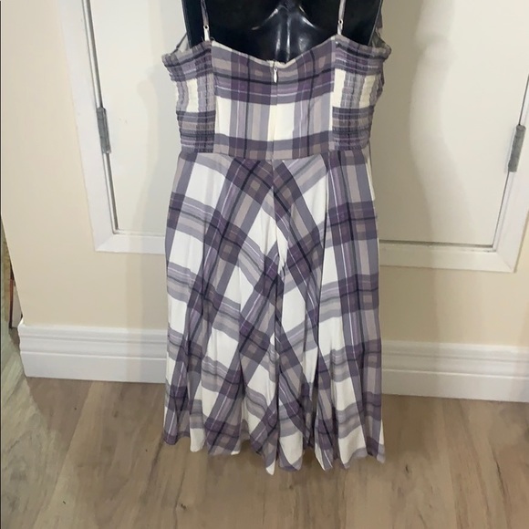 Old Navy plaid smocked dress in purple and white L - Picture 4 of 10